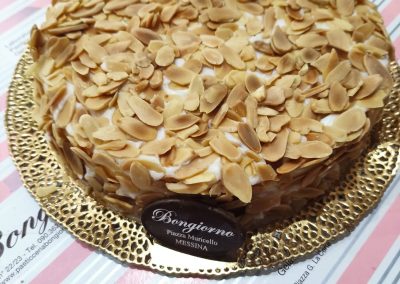 Torta alle mandorle a lamelle – pasticceria artigianale Messina