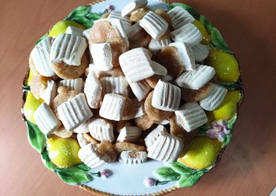 Paste di mandorla assortite bianche e al cacao – Messina